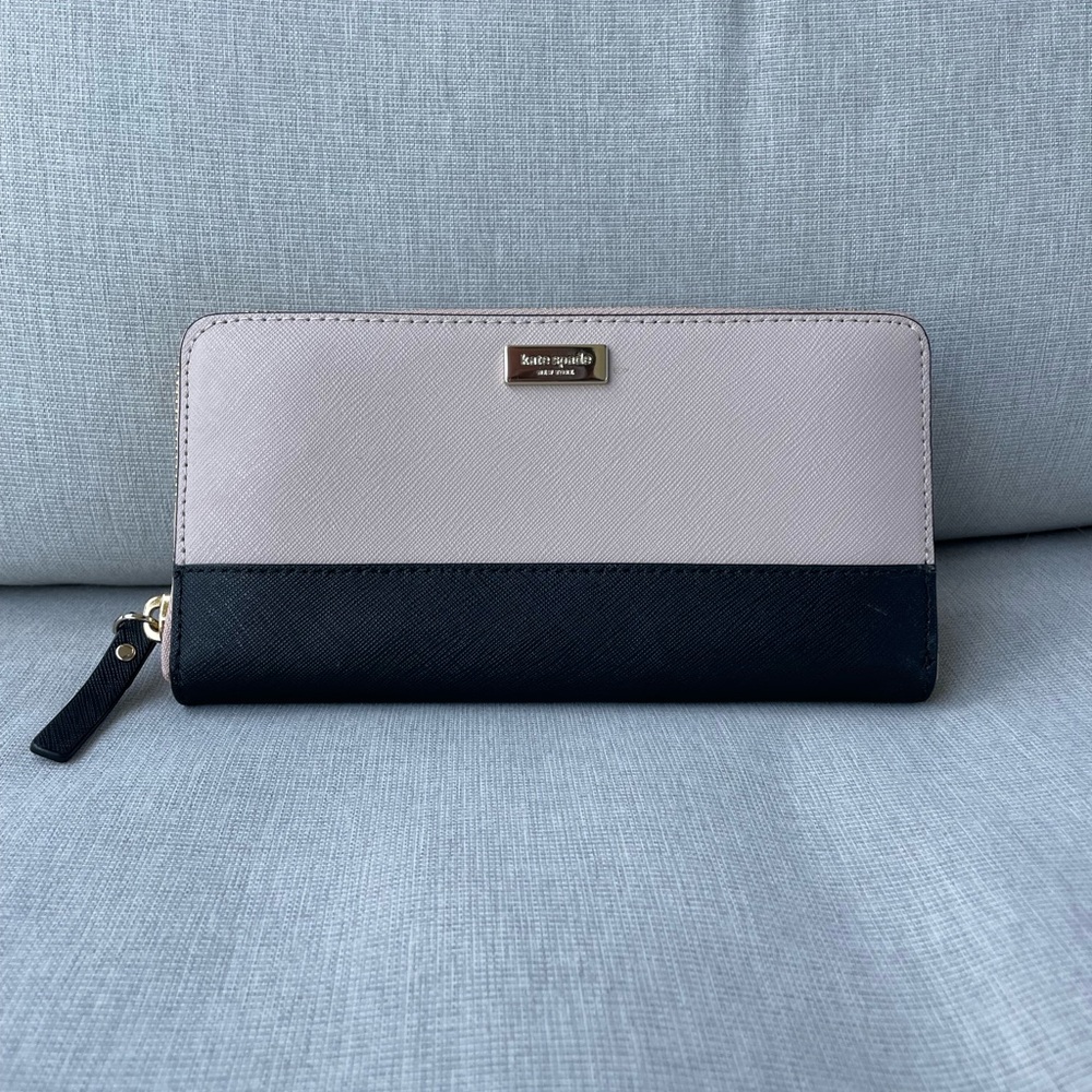 Kate Spade zippered wallet